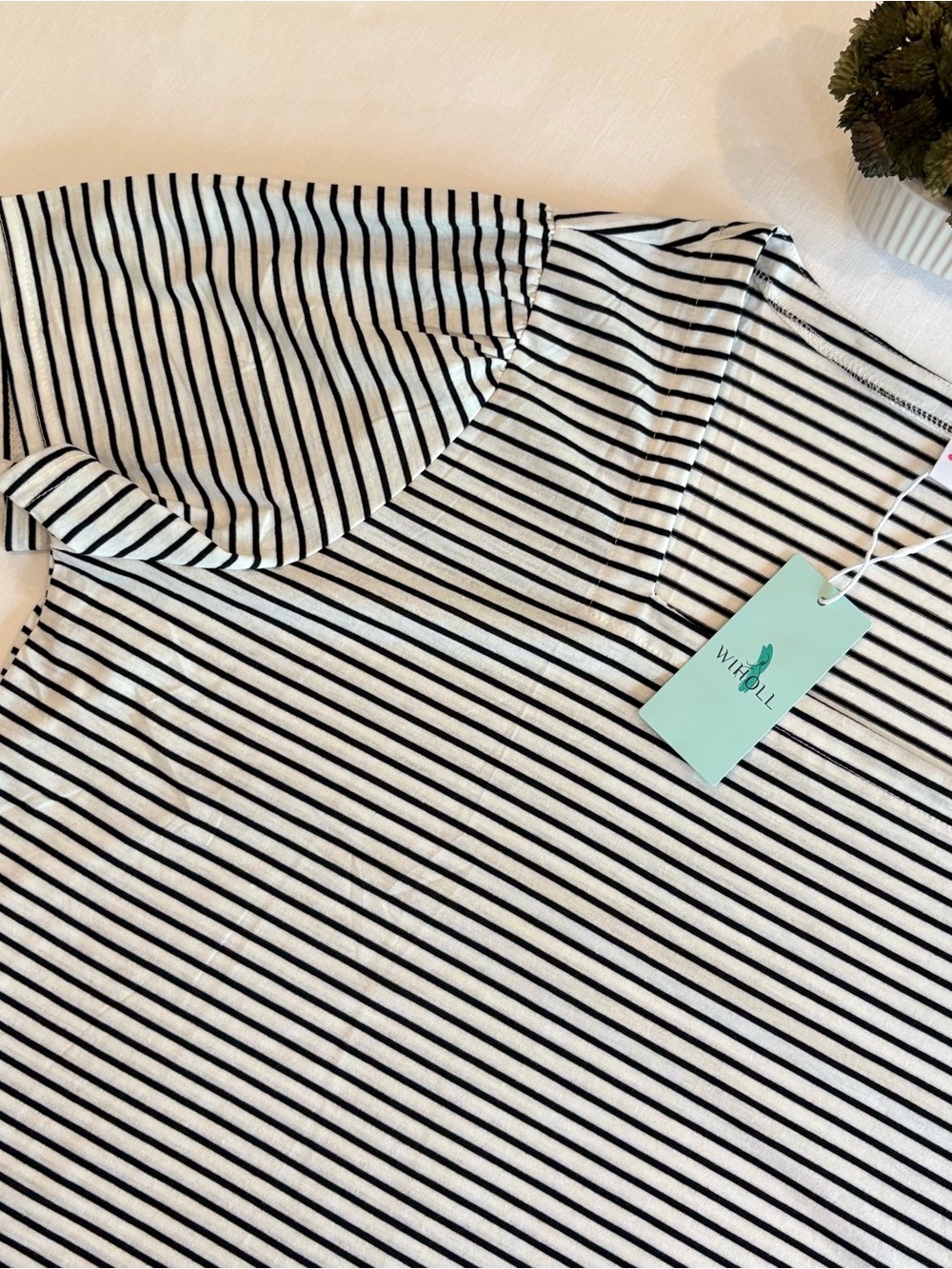 WIHOLL Black & White Striped Tee